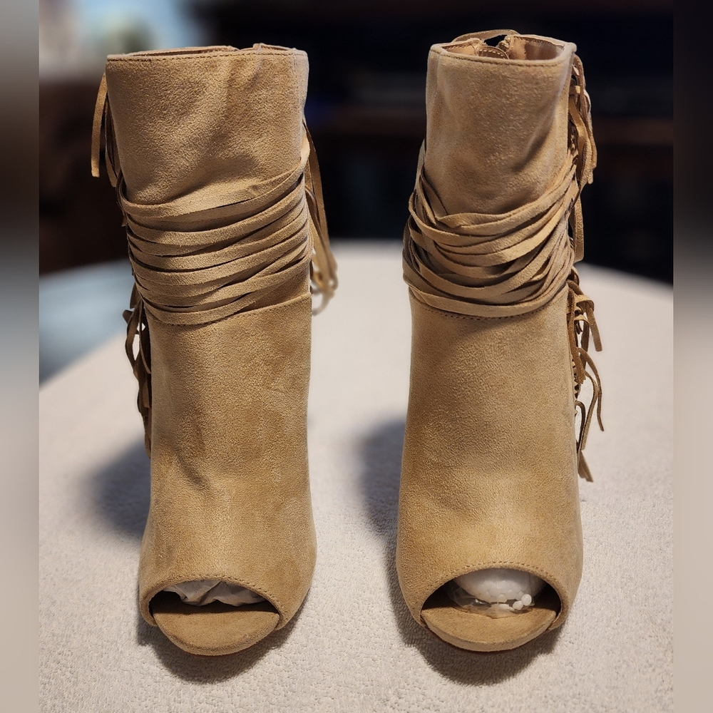 JUSTFAB Fringed tan heeled boots size-9